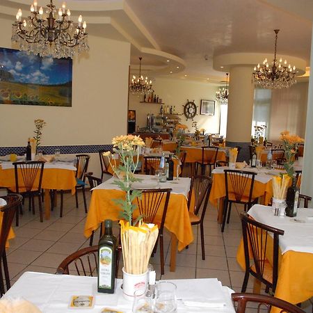 Hotel La Falena チェルヴィア エクステリア 写真