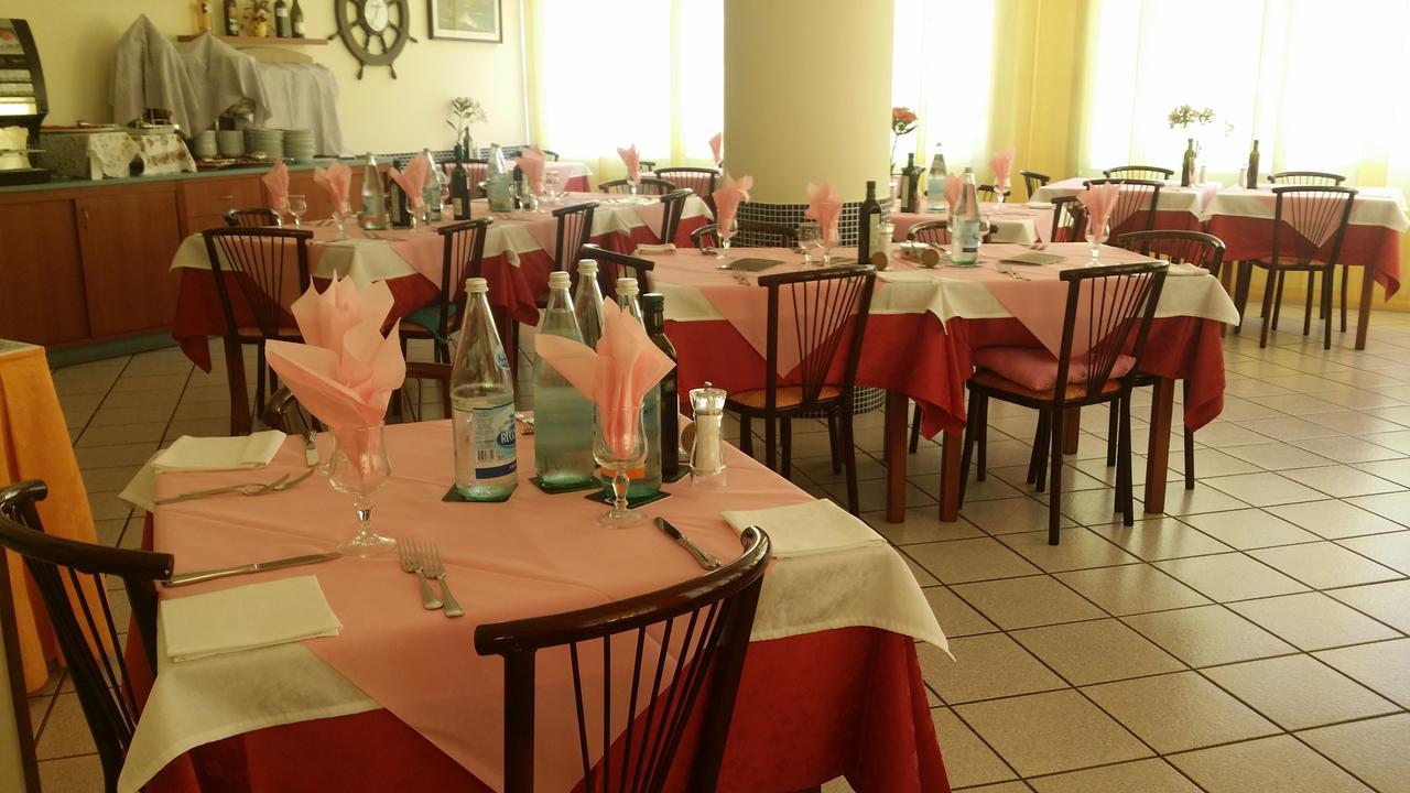 Hotel La Falena チェルヴィア エクステリア 写真