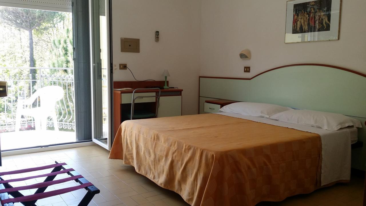 Hotel La Falena チェルヴィア エクステリア 写真