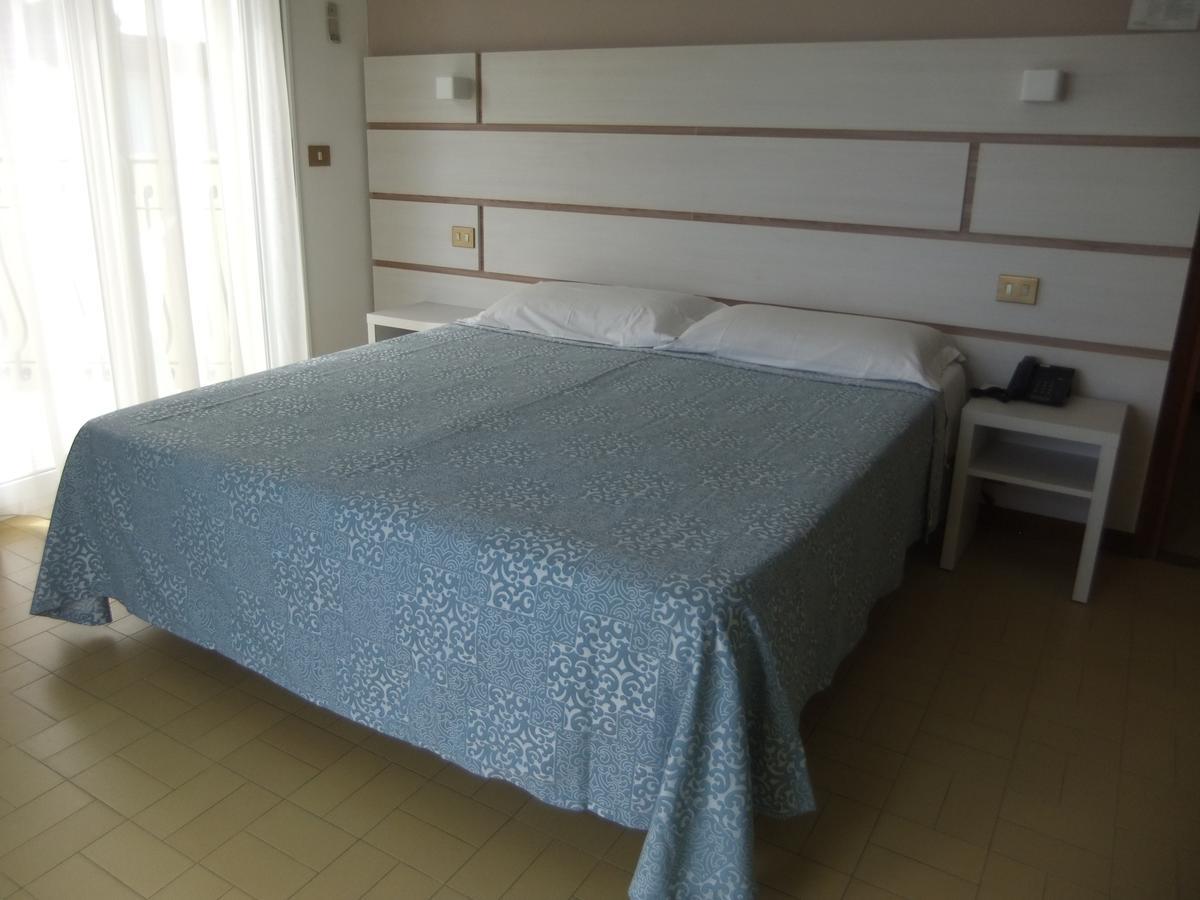 Hotel La Falena チェルヴィア エクステリア 写真