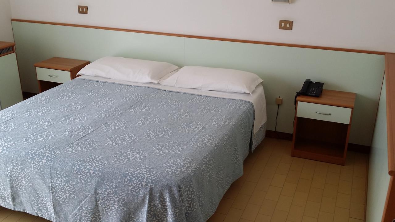 Hotel La Falena チェルヴィア エクステリア 写真