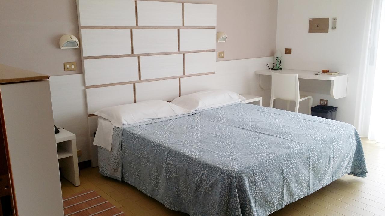 Hotel La Falena チェルヴィア エクステリア 写真