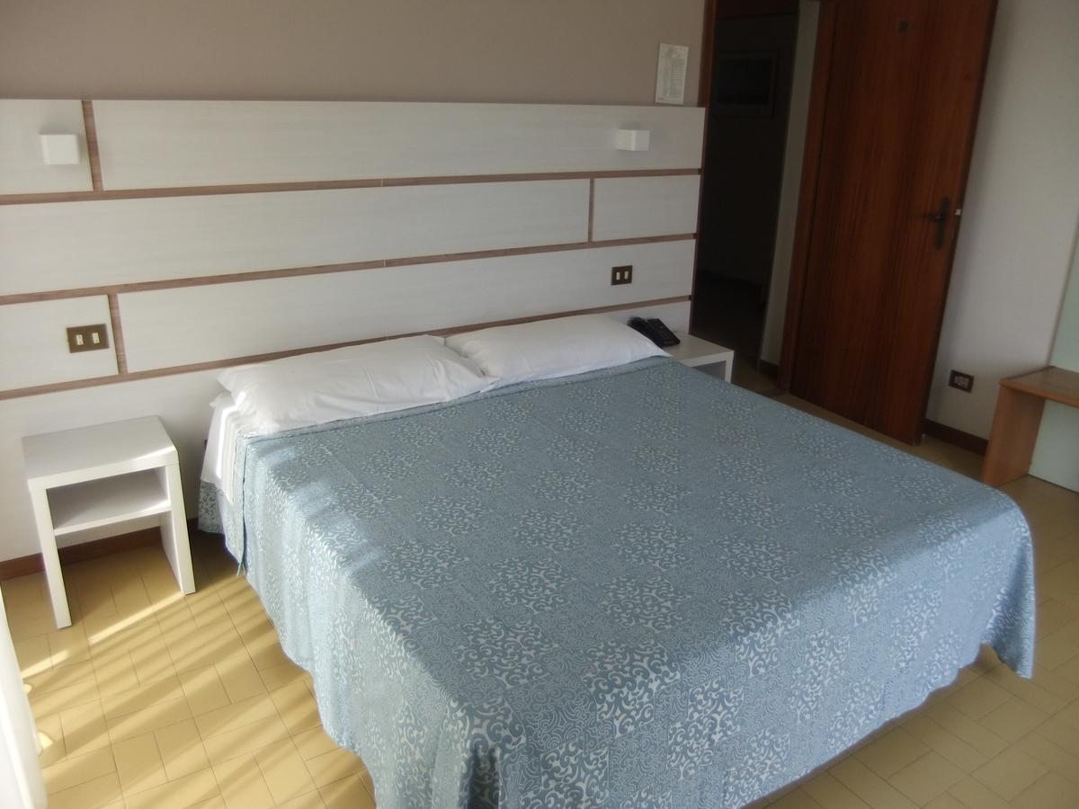 Hotel La Falena チェルヴィア エクステリア 写真
