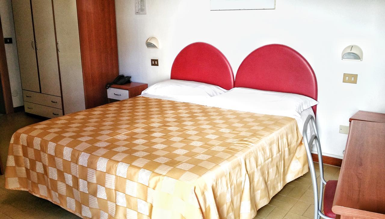 Hotel La Falena チェルヴィア エクステリア 写真