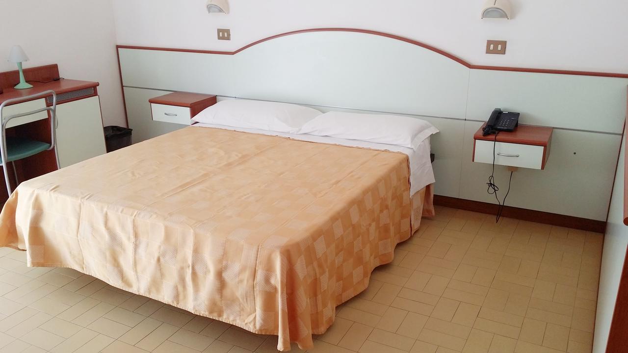 Hotel La Falena チェルヴィア エクステリア 写真
