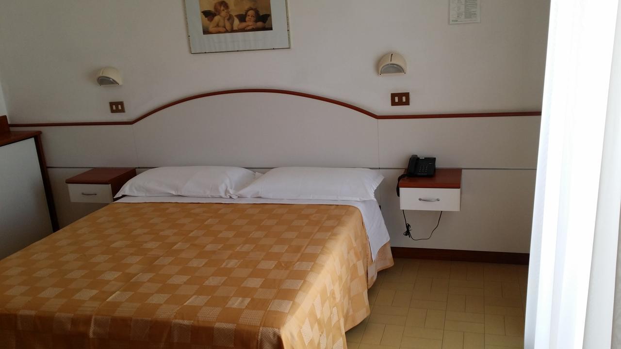 Hotel La Falena チェルヴィア エクステリア 写真