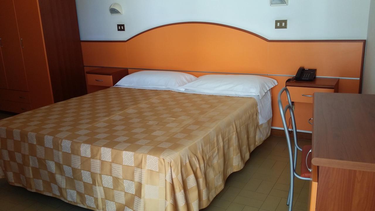 Hotel La Falena チェルヴィア エクステリア 写真