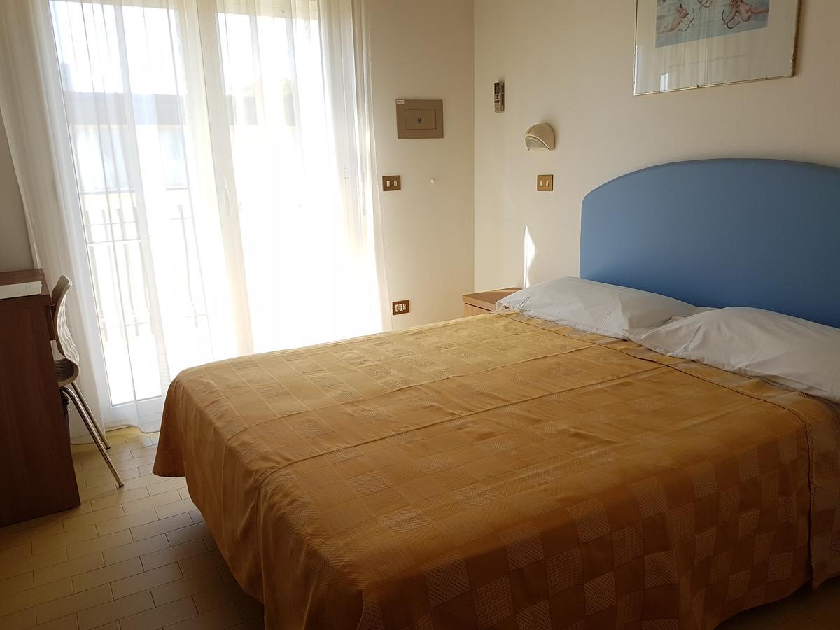 Hotel La Falena チェルヴィア エクステリア 写真