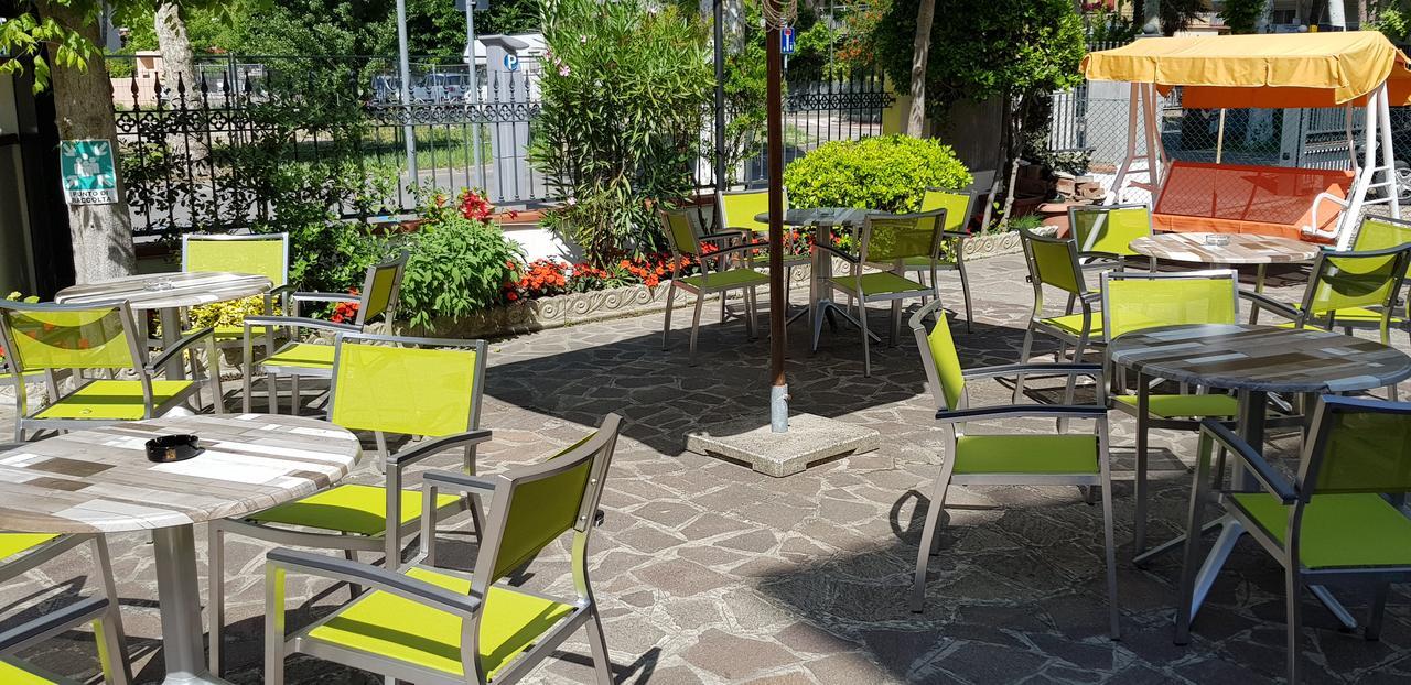 Hotel La Falena チェルヴィア エクステリア 写真