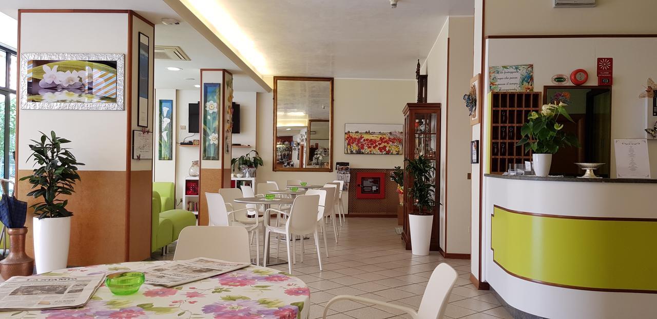 Hotel La Falena チェルヴィア エクステリア 写真